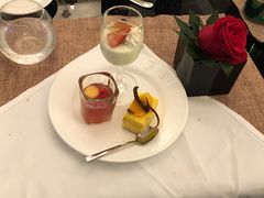 -圣丰索菲特·2 On 988 Café 自助餐厅