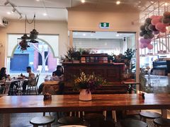 -FLOVIE FLORIST CAFE