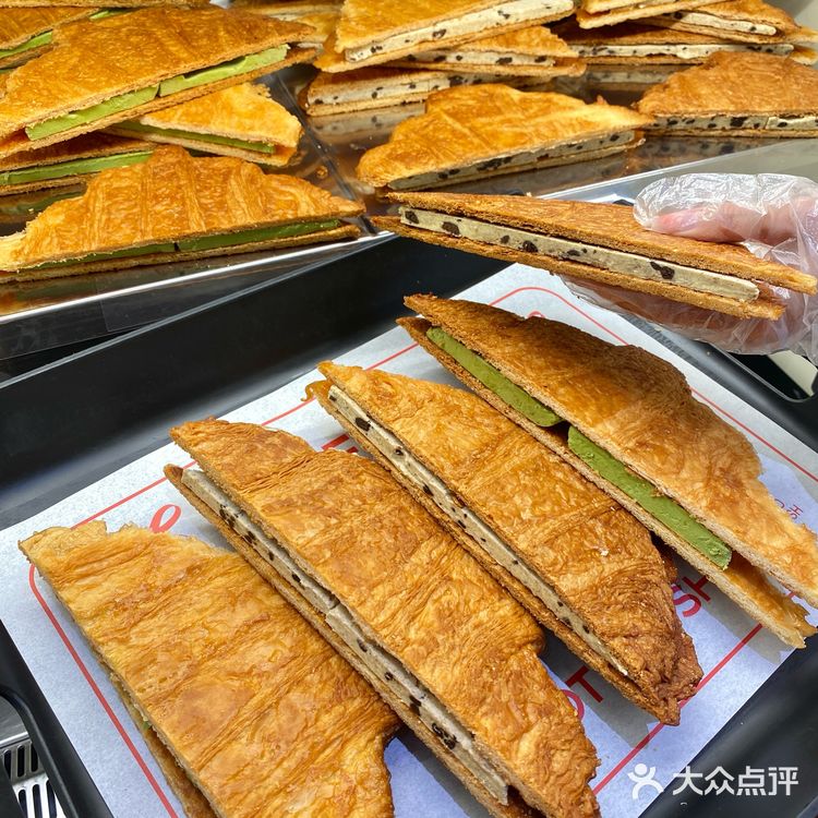 海口龙湖天街!排队也要吃的。。。