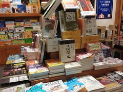 -西西弗书店&矢量咖啡(凯德晶萃广场店)