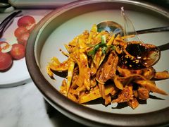 敲糖棒棒鸡-辛香汇·现炒川菜(淮海路百盛店)