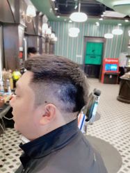 -海文先生国潮烫染男士理发馆