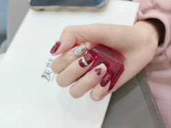 -灰姑娘美甲美睫馆