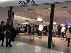 门口-ZARA(凯德乐峰广场店)