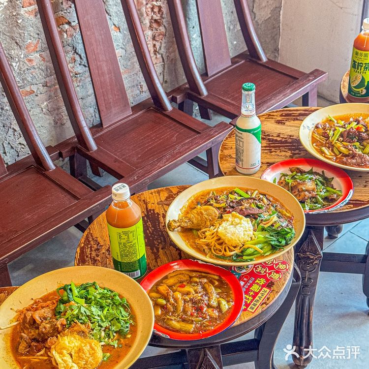 来个成都人解释一下这是什么情况……