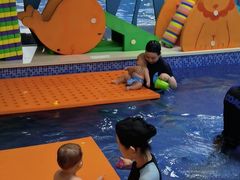 -Swim斯卫姆国际儿童游泳中心(红博中央公园店)