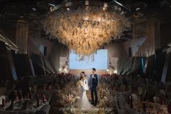 主舞台设计-LOVE SHINE婚纱·红鼎庄龙凤褂·妈妈装定制