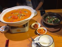 -帅巴人舅母子腊蹄民俗村