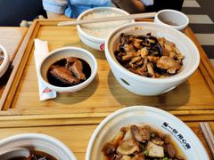 冬菇滑鸡蒸饭-72街红烧排骨饭(海珠丽影广场店)