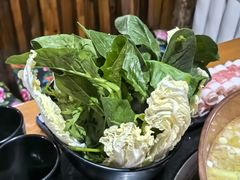 -果松木炭酸菜铜火锅·外婆参鸡汤