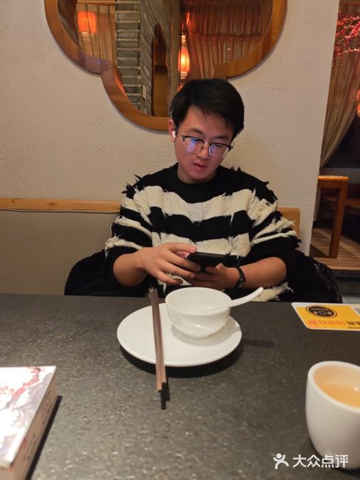 万重锦·人文川菜馆(骡马市店)图片