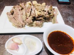 手抓羊肉一斤-贯贯吉·清真餐厅(浙江中路店)