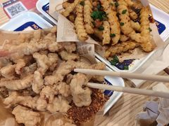 现炸香酥小酥肉-魔都三兄弟酸辣粉·蘸卤炸串(虹桥万科店)