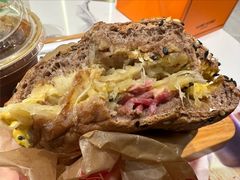 纽约风鲁本贝果堡-Tims天好咖啡·贝果(东方广场店)
