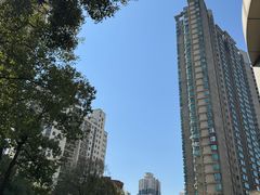 -瑞虹新天地月亮湾