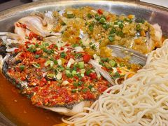 鸳鸯双色鱼头-湘聚缘.湖南菜(光明路店)