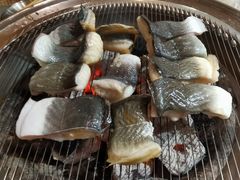 -围炉肉舍•炭烤活鳗•丹东海鲜烤肉(步行街店)