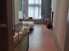 -上海虹桥中心爱琴海亚朵S酒店