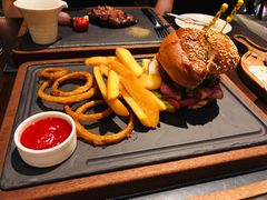 -恰餐厅及酒吧 CHAR Bar & Grill (北京丽都皇冠假日店)