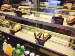 面包甜点陈列柜-穆拉诺餐厅(上海玻璃博物馆店)