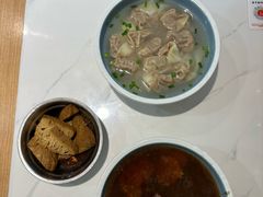 -老新隆牛肉锅贴(新街口店)