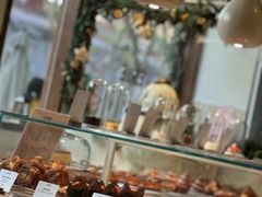 -VERIE BAKEHOUSE