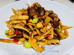 -楚山晓·湖北菜(武汉光谷K11店)