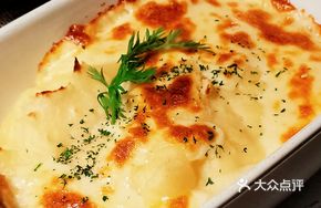 Golden Cheese Baked Mashed Potatoes