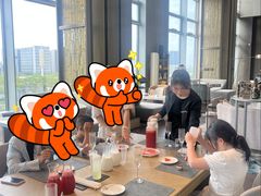-深圳国际会展中心希尔顿酒店(前海华发冰雪世界店)
