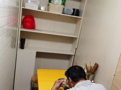 -黄阿姨锅贴大王(万航渡路店)