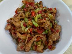 酸菜爆炒肥肠-笨罗卜浏阳菜馆(龙华鹏润达店)