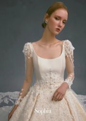 点击看大图 -Renee芮亦婚纱