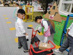 -上海青草地幼儿园