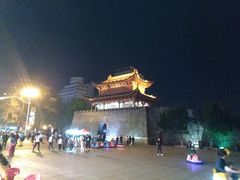 -巴陵广场