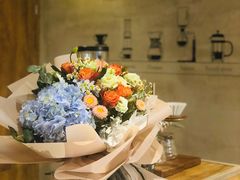 -ZING COFFEE 镜咖啡