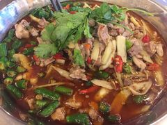 -兔行天下-鸿鹤鲜锅兔(中海国际店)