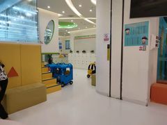 -小小王国亲子游泳俱乐部(锦辉中心)