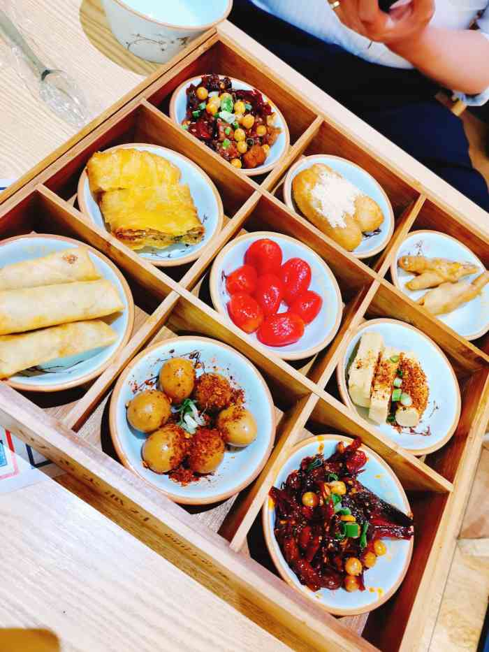 舌尖派对·四川小吃集(大悦城店)