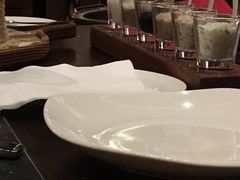 -恰餐厅及酒吧 CHAR Bar & Grill (北京丽都皇冠假日店)