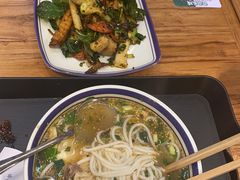 -云阿蛮云南生烫牛肉米线(奉贤路店)