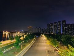 -南京眼步行桥