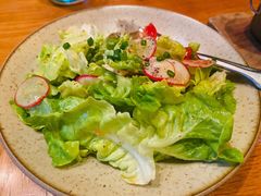 烤鸡配沙拉-THE CANNERY&JUJU 新鲜海鲜·牛排美食酒廊