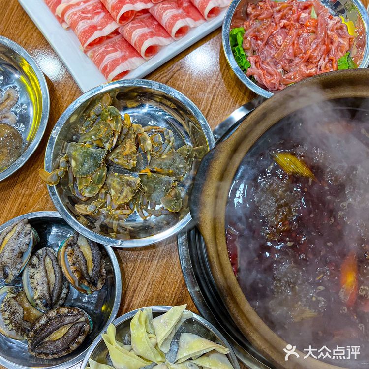 瓦小灶老火锅|一家海鲜吃到嘴里还在弹的炭火火锅店
