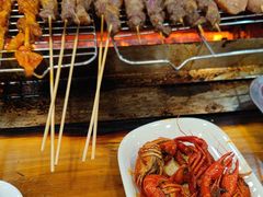 -哈尔滨小酒馆·鲜肉现穿自助烧烤(康新花园店)