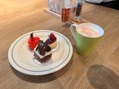 -咖啡苑自助餐厅·中国大饭店