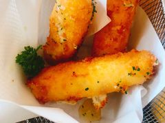 -Chom Cafe and Restaurant