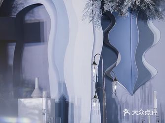 在黄石喜欢这种雾霾蓝色婚礼，优选以沫婚礼