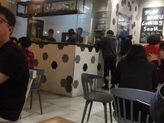 大堂-HELLO 27 意面·沙拉·帕尼尼