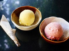 -莓园冰淇淋店
