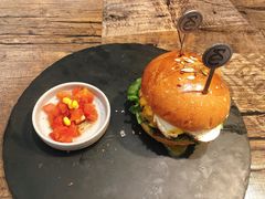 -HIGH FIVE哈福手工汉堡(桂林路店)